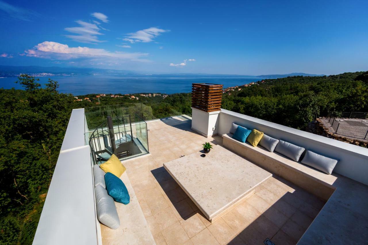 Villa Altavista - Seaview & Relax With Heated Pool & Minigolf Opatija Exterior foto